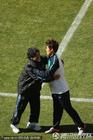 阿根廷VS韩国 马拉多纳与朴智星握手