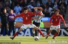 图文：阿根廷VS韩国 金正友靠身体护球