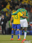 图文：巴西3-1科特迪瓦 阿尔维斯与图雷