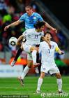 图文：乌拉圭VS韩国 佩雷斯力压对手