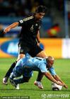 图文：乌拉圭2-3德国 赫迪拉犯规